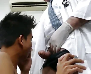 Soles kittled Nippon twunk barebacked by medic after examination